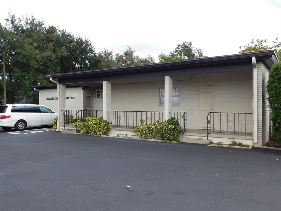 For Sale: $399,900 (3 beds, 2 baths, 1476 Square Feet)