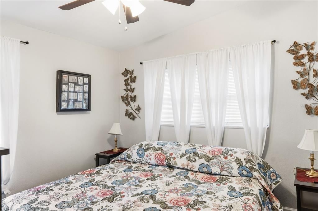 For Sale: $399,900 (3 beds, 2 baths, 1476 Square Feet)