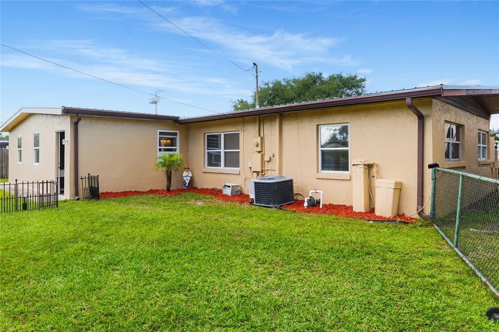 For Sale: $399,900 (3 beds, 2 baths, 1476 Square Feet)