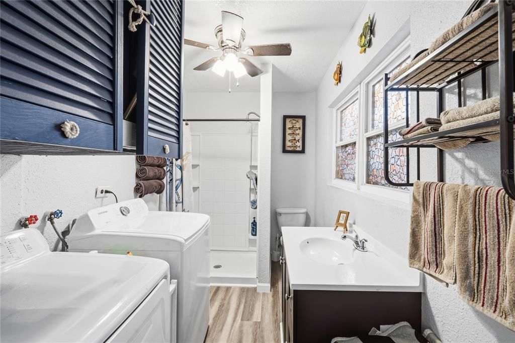 For Sale: $399,900 (3 beds, 2 baths, 1476 Square Feet)