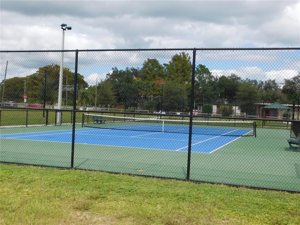 For Sale: $399,900 (3 beds, 2 baths, 1476 Square Feet)