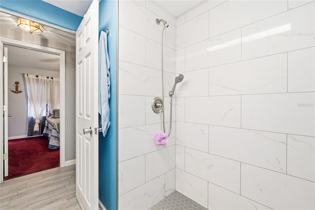 For Sale: $399,900 (3 beds, 2 baths, 1476 Square Feet)