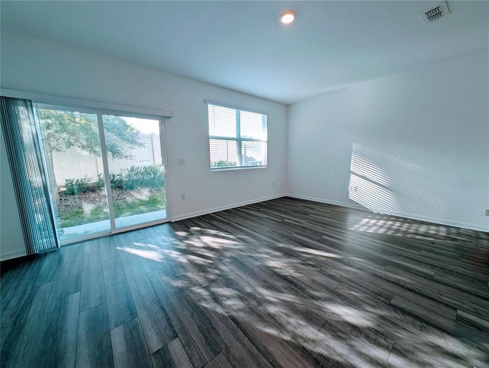 En Venta: $241,000 (3 camas, 2 baños, 1386 Pies cuadrados)