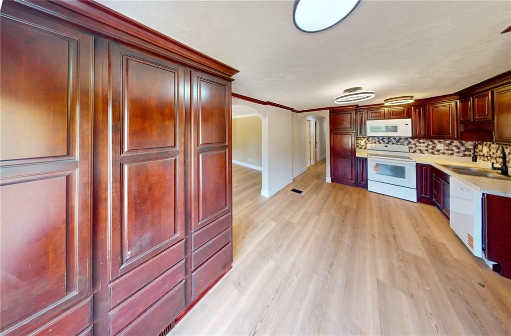 En Venta: $285,000 (5 camas, 2 baños, 1536 Pies cuadrados)