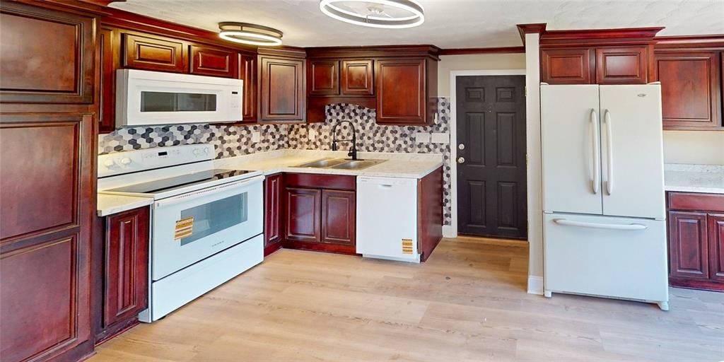 En Venta: $285,000 (5 camas, 2 baños, 1536 Pies cuadrados)