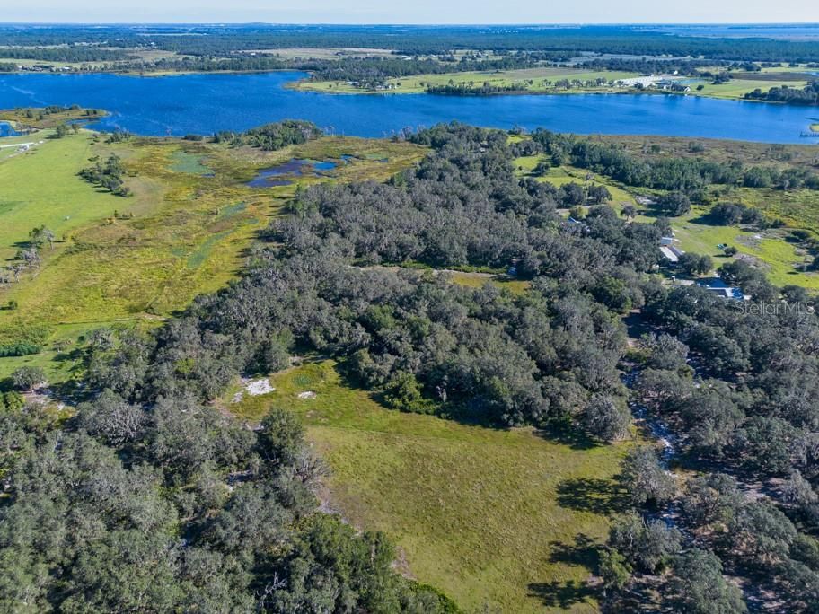На продажу: $999,000 (43.19 acres)