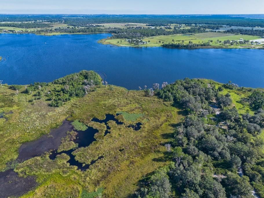 На продажу: $999,000 (43.19 acres)