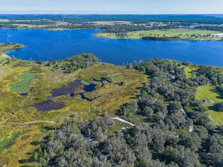 На продажу: $999,000 (43.19 acres)