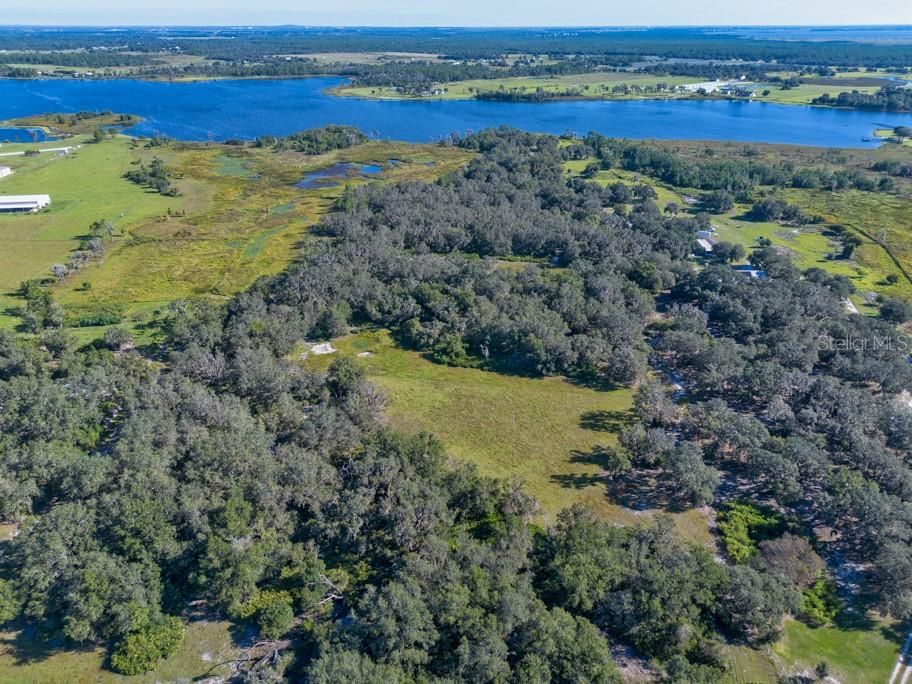 На продажу: $999,000 (43.19 acres)