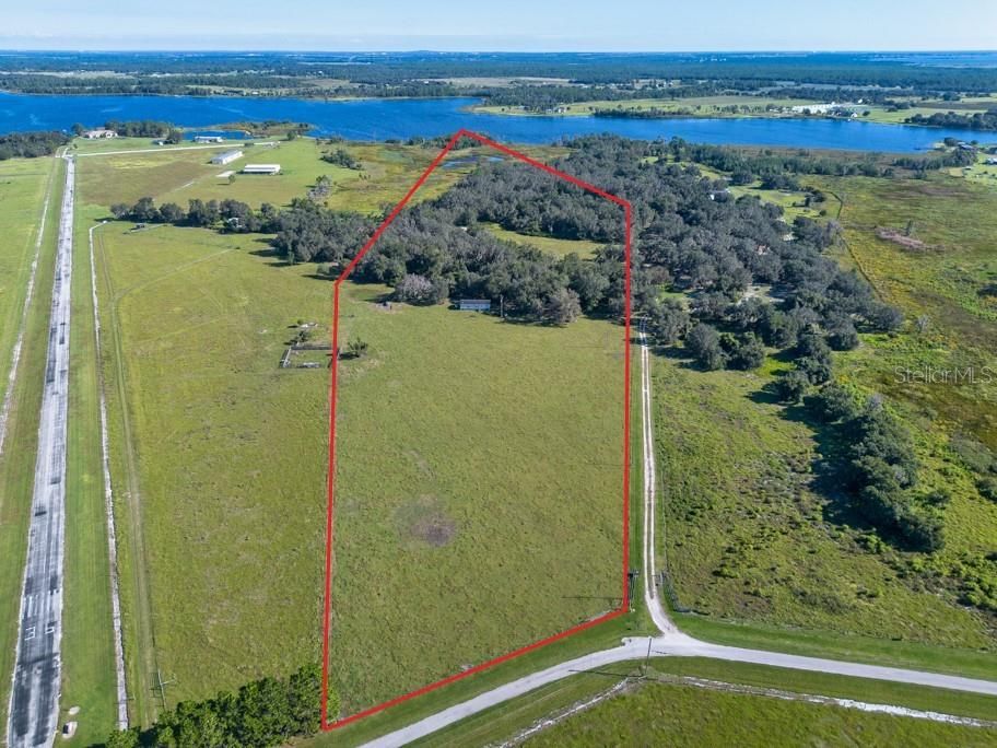 На продажу: $999,000 (43.19 acres)