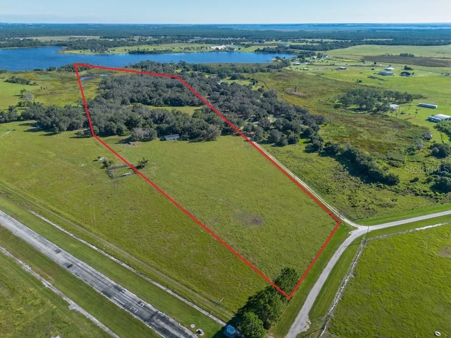 На продажу: $999,000 (43.19 acres)