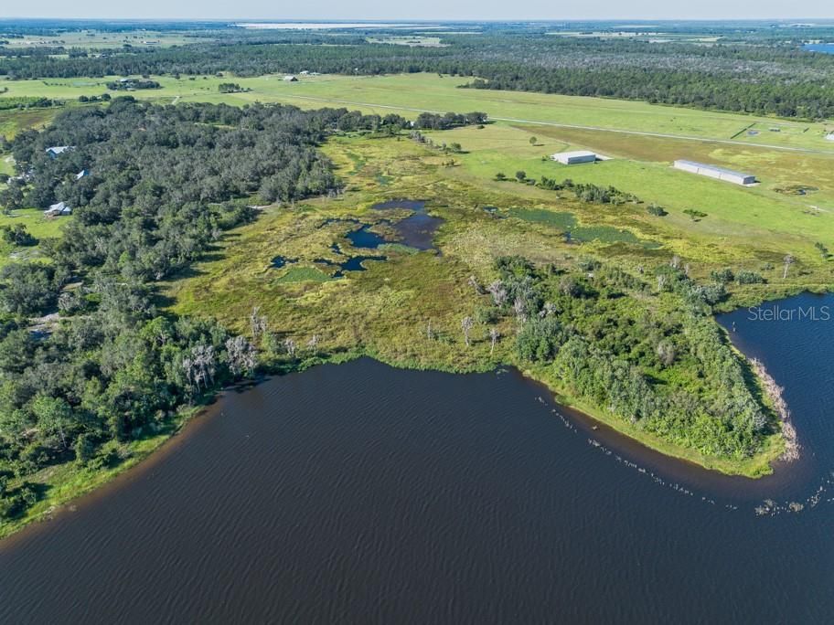 На продажу: $999,000 (43.19 acres)