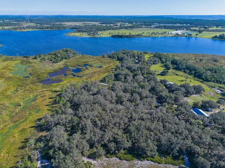 На продажу: $999,000 (43.19 acres)