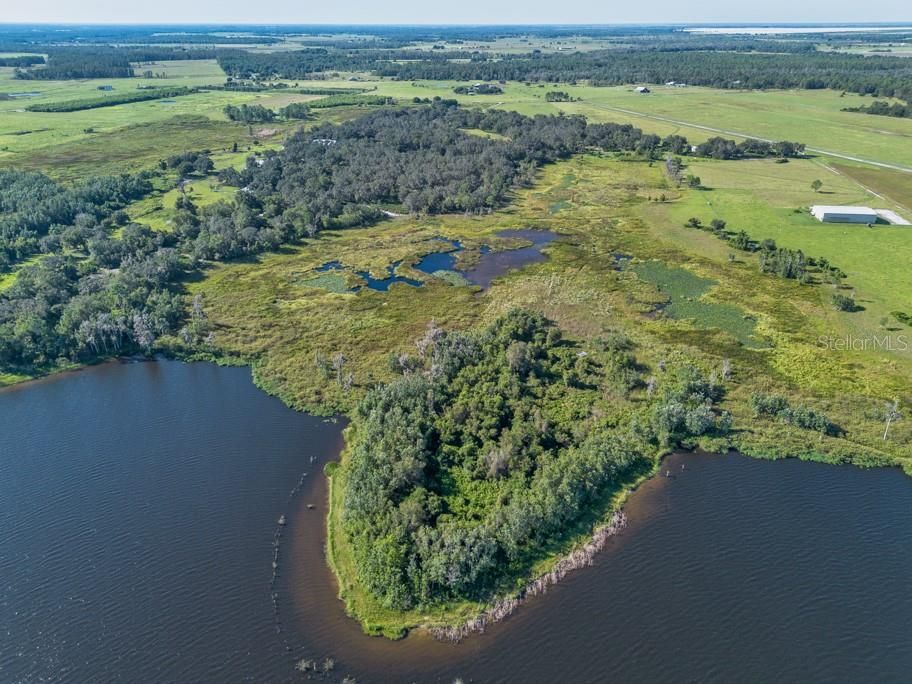На продажу: $999,000 (43.19 acres)