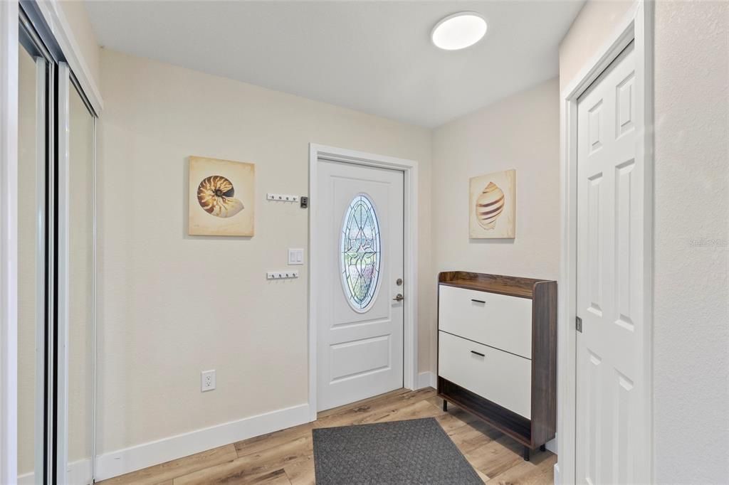 For Sale: $340,000 (2 beds, 1 baths, 1120 Square Feet)