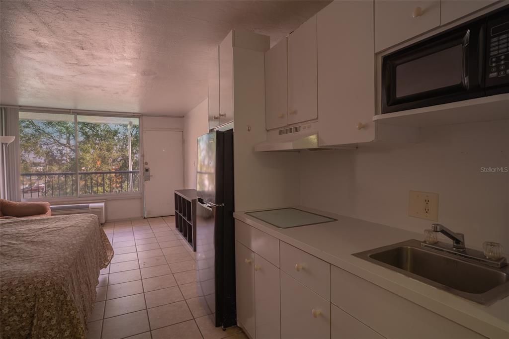 待售: $78,000 (1 贝兹, 1 浴室, 300 平方英尺)