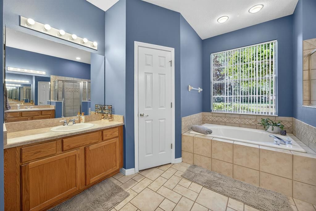 For Sale: $649,000 (4 beds, 3 baths, 2544 Square Feet)