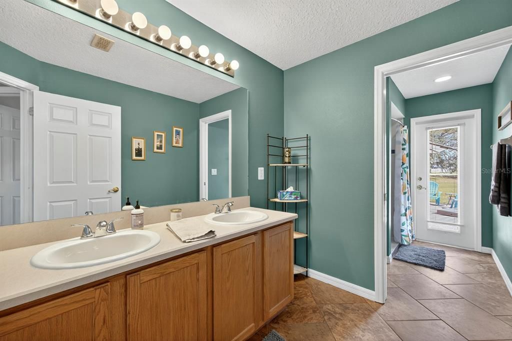 For Sale: $649,000 (4 beds, 3 baths, 2544 Square Feet)