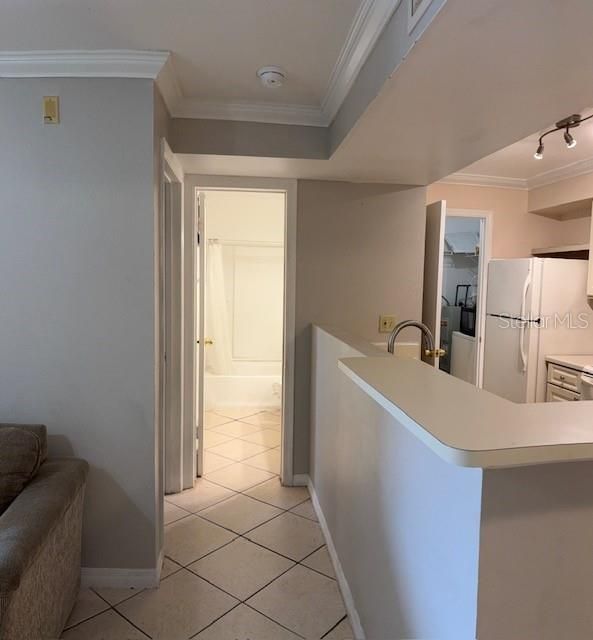 For Sale: $164,900 (1 beds, 1 baths, 661 Square Feet)