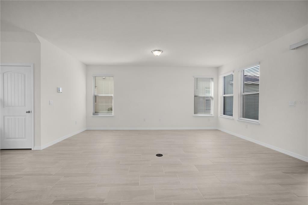 For Rent: $3,300 (3 beds, 2 baths, 2210 Square Feet)