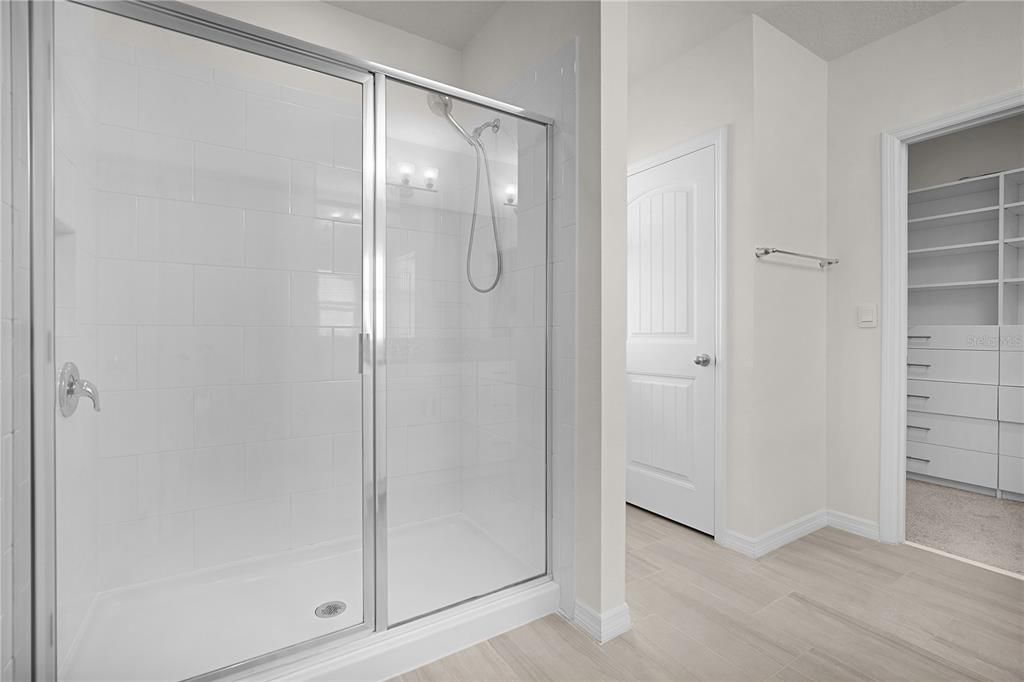 For Rent: $3,300 (3 beds, 2 baths, 2210 Square Feet)