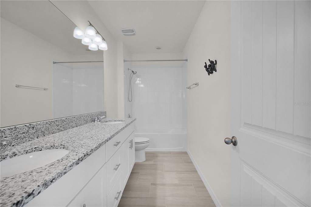 For Rent: $3,300 (3 beds, 2 baths, 2210 Square Feet)