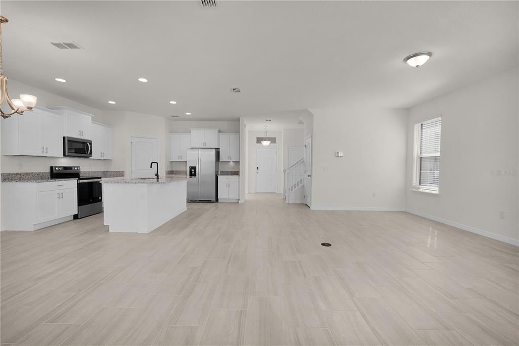 For Rent: $3,300 (3 beds, 2 baths, 2210 Square Feet)