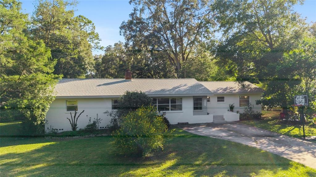 Activo con contrato: $265,000 (4 camas, 2 baños, 1749 Pies cuadrados)