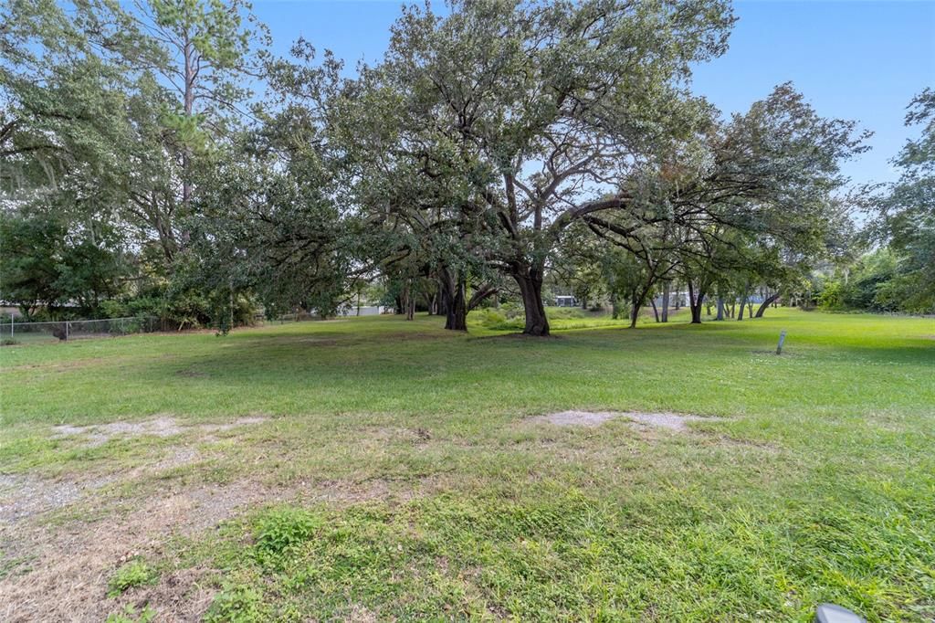 Activo con contrato: $265,000 (4 camas, 2 baños, 1749 Pies cuadrados)