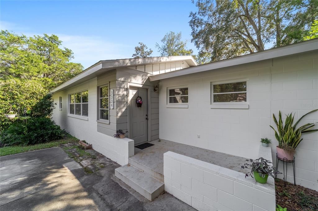 Activo con contrato: $265,000 (4 camas, 2 baños, 1749 Pies cuadrados)