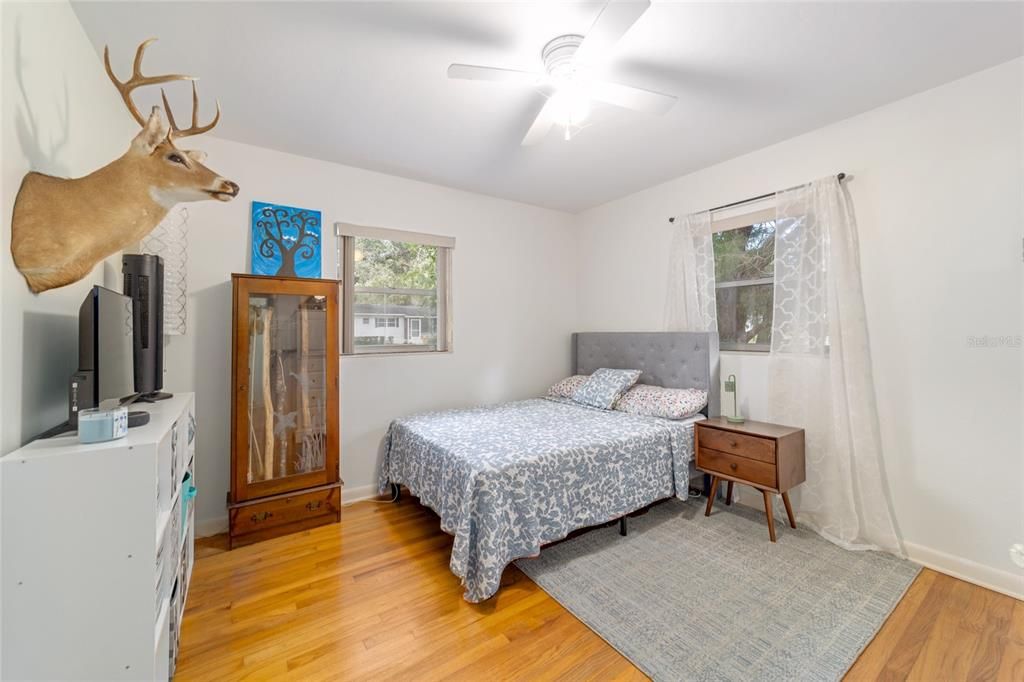 Activo con contrato: $265,000 (4 camas, 2 baños, 1749 Pies cuadrados)