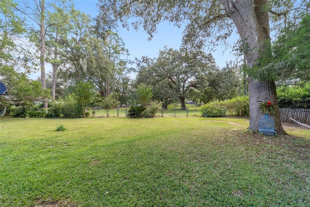 Activo con contrato: $265,000 (4 camas, 2 baños, 1749 Pies cuadrados)