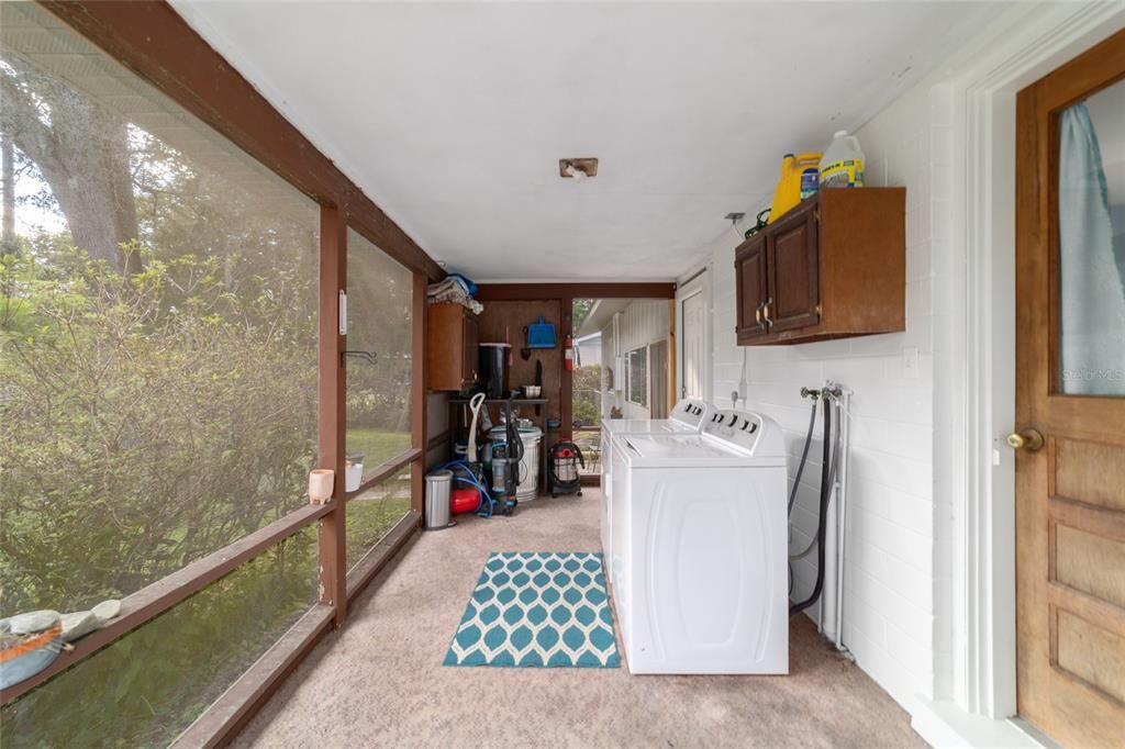 Activo con contrato: $265,000 (4 camas, 2 baños, 1749 Pies cuadrados)