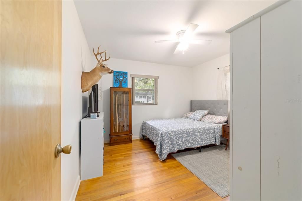 Activo con contrato: $265,000 (4 camas, 2 baños, 1749 Pies cuadrados)