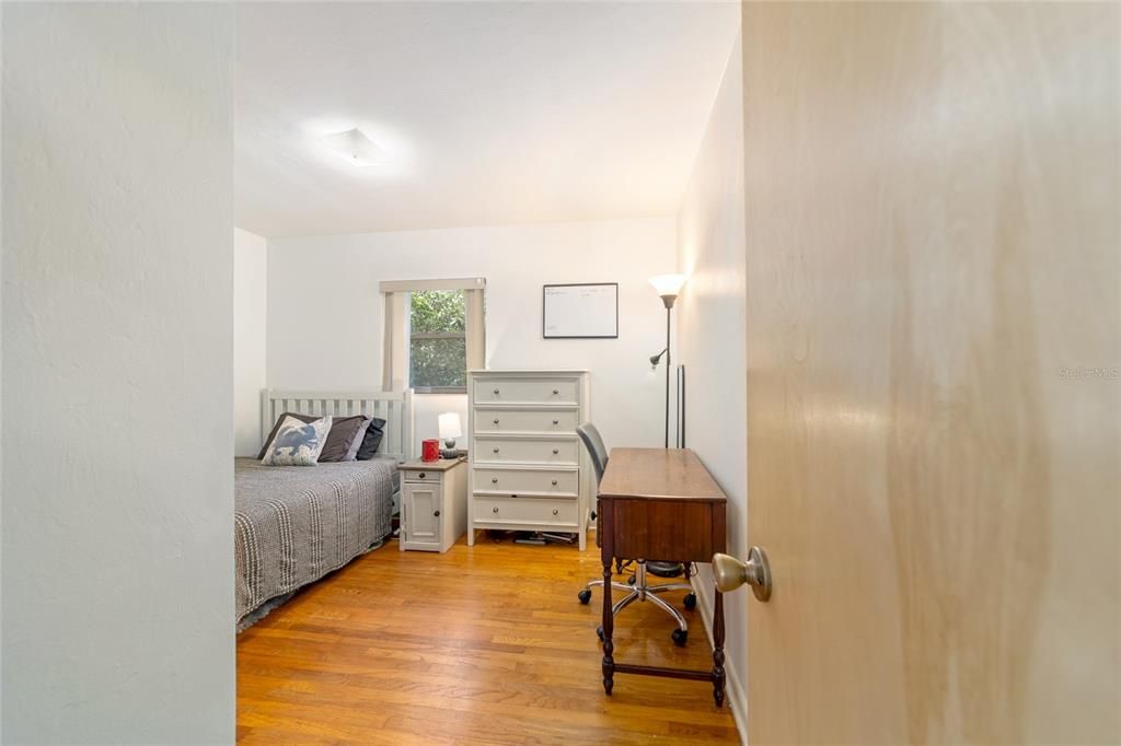 Activo con contrato: $265,000 (4 camas, 2 baños, 1749 Pies cuadrados)