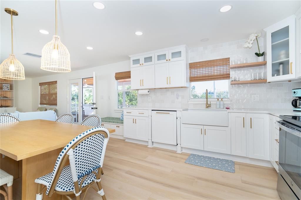 For Sale: $1,175,000 (3 beds, 2 baths, 1426 Square Feet)