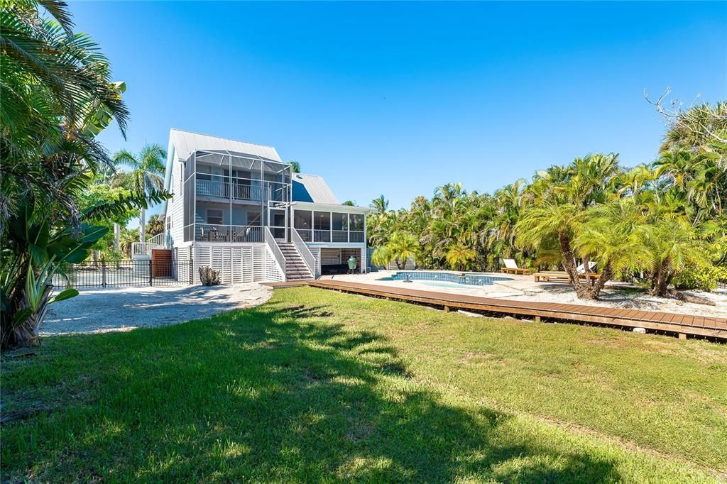 For Sale: $1,175,000 (3 beds, 2 baths, 1426 Square Feet)