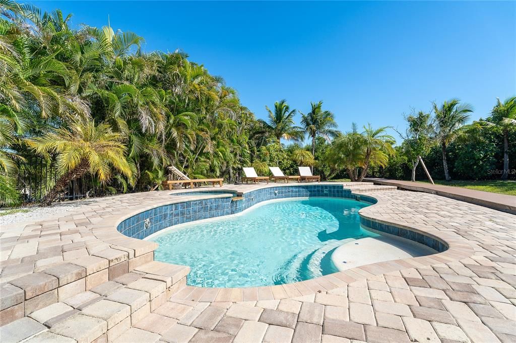 For Sale: $1,175,000 (3 beds, 2 baths, 1426 Square Feet)