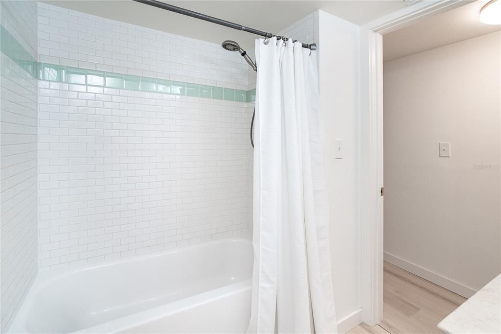 For Sale: $1,175,000 (3 beds, 2 baths, 1426 Square Feet)