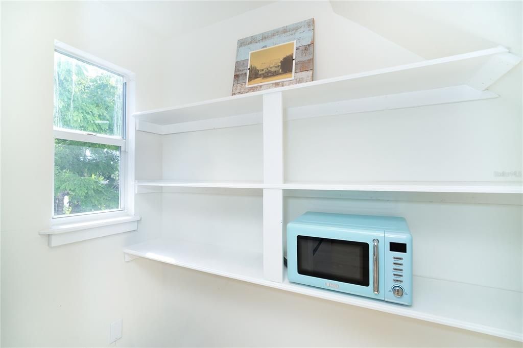 For Sale: $1,175,000 (3 beds, 2 baths, 1426 Square Feet)