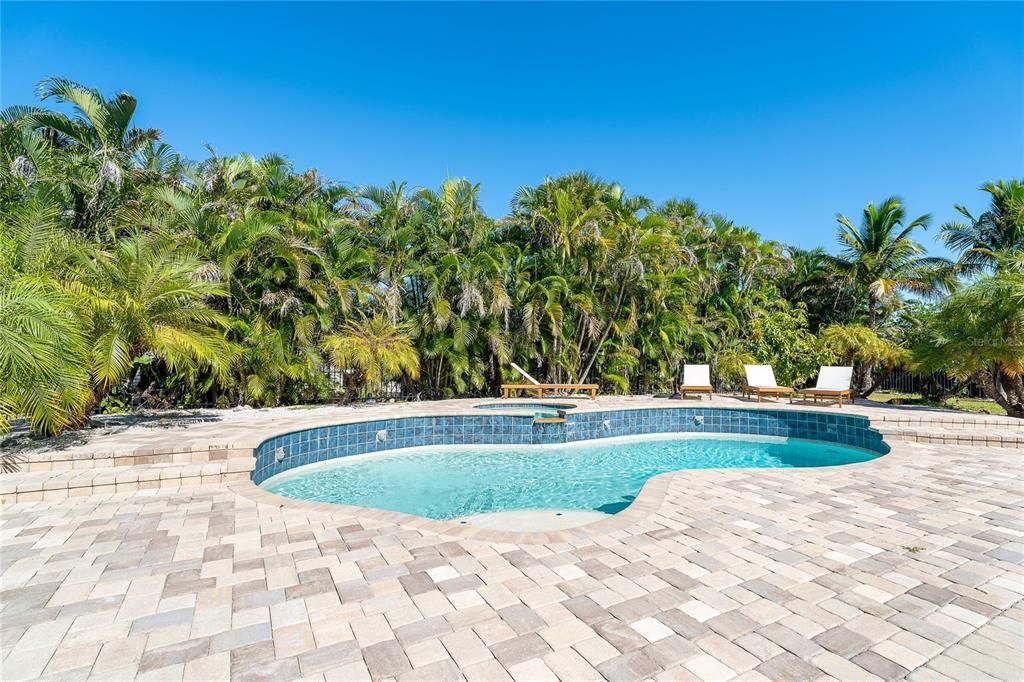 For Sale: $1,175,000 (3 beds, 2 baths, 1426 Square Feet)