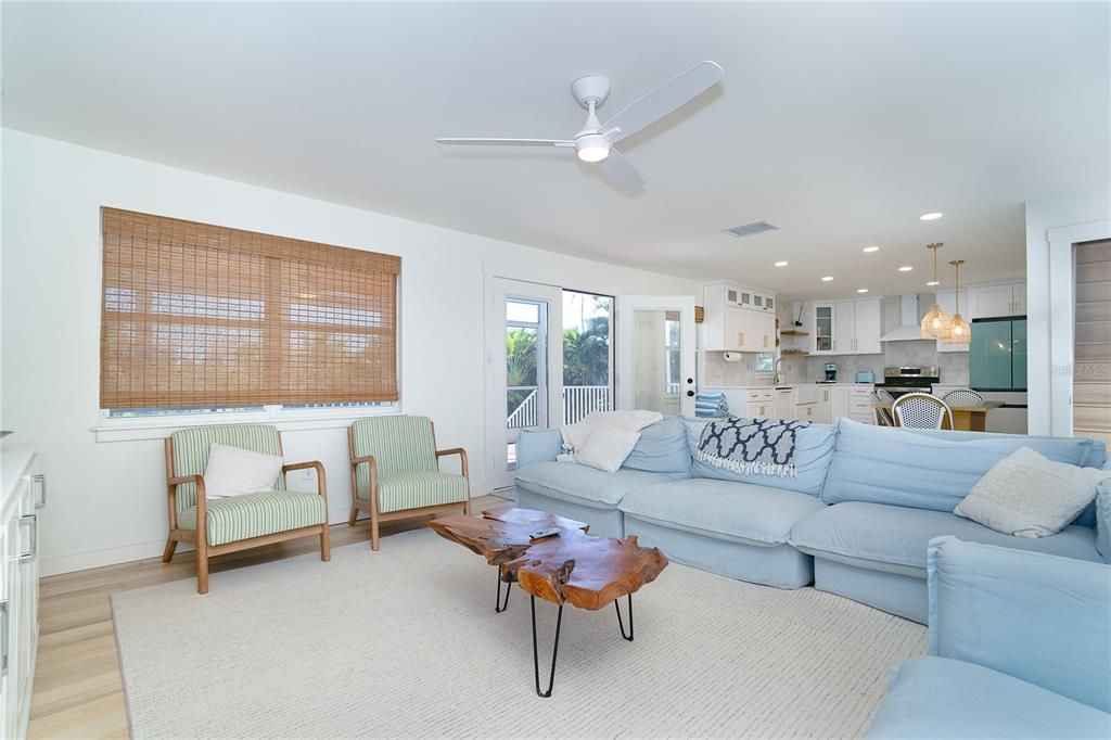 For Sale: $1,175,000 (3 beds, 2 baths, 1426 Square Feet)