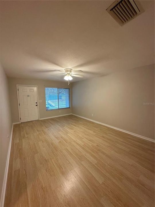 For Rent: $1,350 (3 beds, 2 baths, 1029 Square Feet)