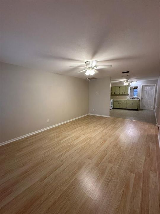 For Rent: $1,350 (3 beds, 2 baths, 1029 Square Feet)