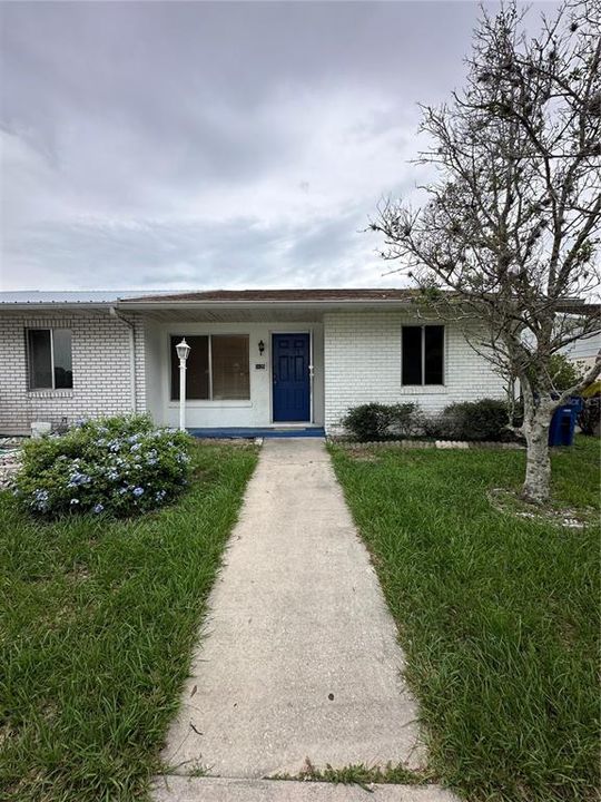 For Rent: $1,350 (3 beds, 2 baths, 1029 Square Feet)