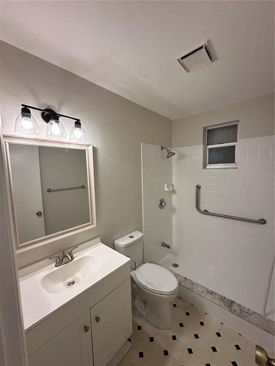 For Rent: $1,350 (3 beds, 2 baths, 1029 Square Feet)