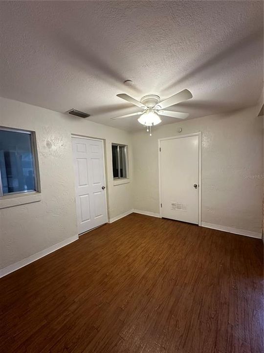 For Rent: $1,350 (3 beds, 2 baths, 1029 Square Feet)