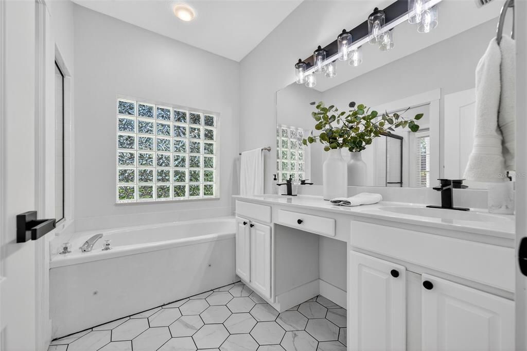 待售: $529,000 (3 贝兹, 2 浴室, 1644 平方英尺)