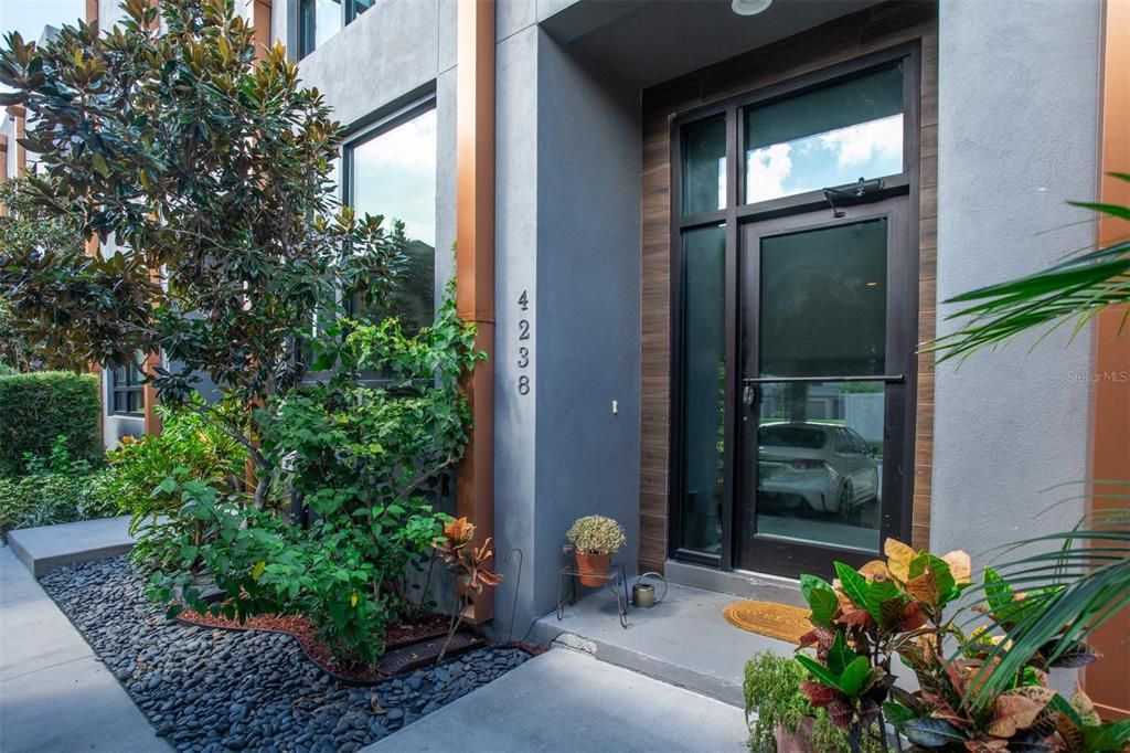 Под контрактом: $2,650 (2 спален, 2 ванн, 1404 Квадратных фут)