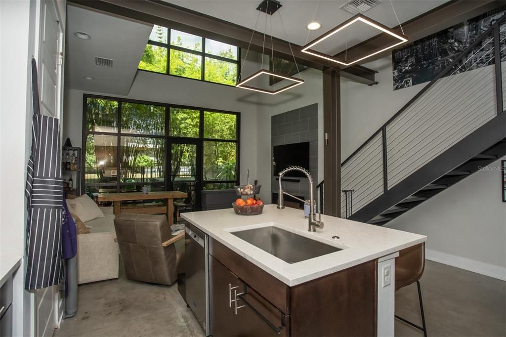 Под контрактом: $2,650 (2 спален, 2 ванн, 1404 Квадратных фут)